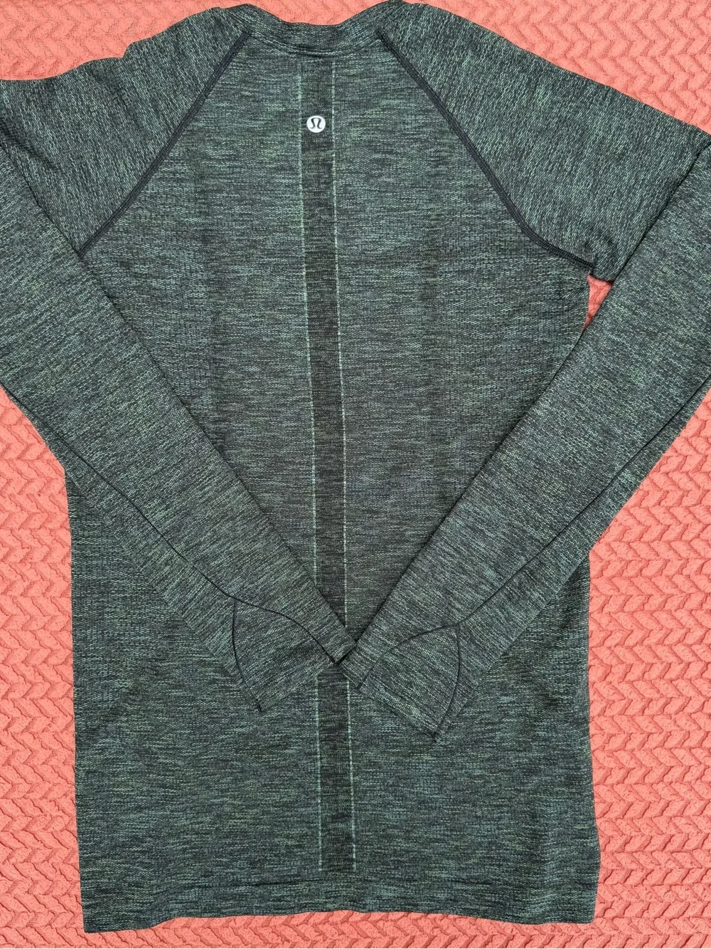 7 long sleeve, Lululemon shirts lot all in pristine condition see all pictures!😀